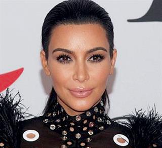 Tips Make-Up Agar Dapat Tampil Secantik Kim Kardashian dan Jennifer Lopez  