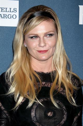 Kirsten Dunst dan Mahkotanya