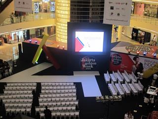 Kemegahan dan Kemeriahan Fashion Atrium JFW 2014