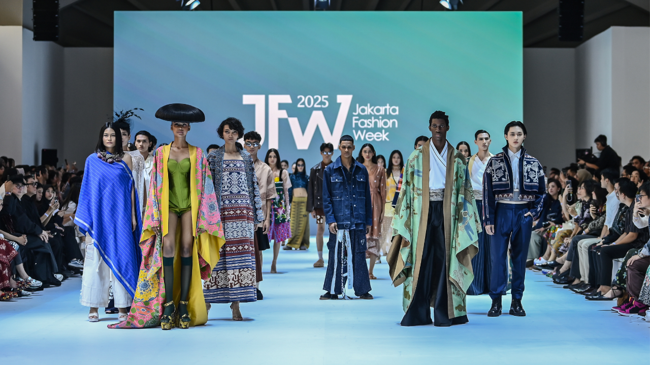 Jakarta Fashion Week 2025 Resmi Dibuka, Memfusikan Tradisi dan Inovasi