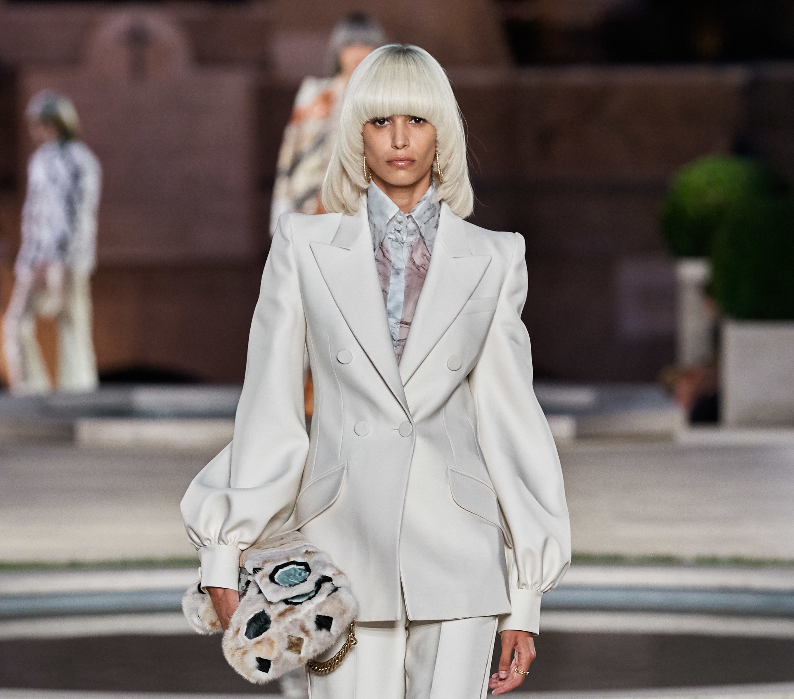 Fendi Couture Fall 2019: Koleksi Karismatik Silvia Venturini Fendi