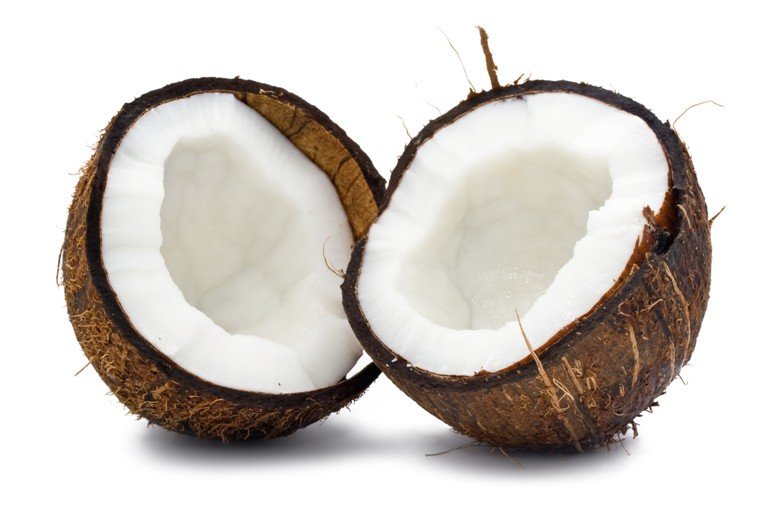 Tip Mengenakan Masker Alami dari Kelapa untuk  Melembapkan dan Mengeksfoliasi Kulit Mati