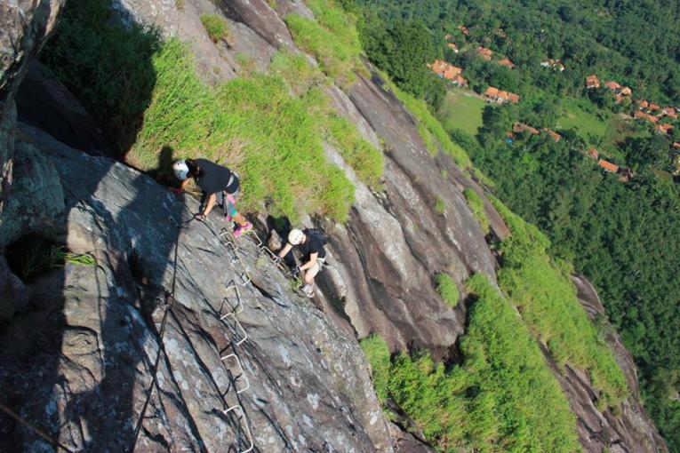 Memanjat Gunung ala Via Ferrata