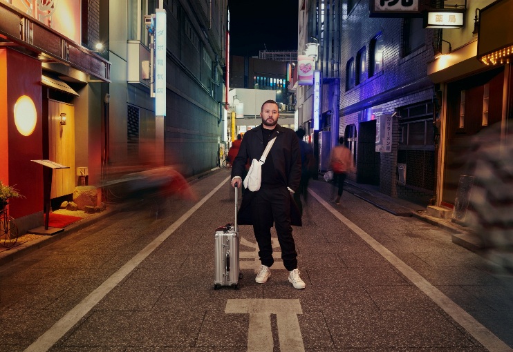 RIMOWA Memperkenalkan Kim Jones Sebagai Salah Satu Ikon Kampanye Globalnya