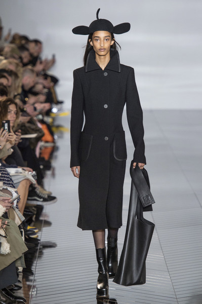 Perhatian Terhadap Detail Yang Sempurna Dalam Koleksi Loewe Paris Fashion Week Fall/Winter 2019