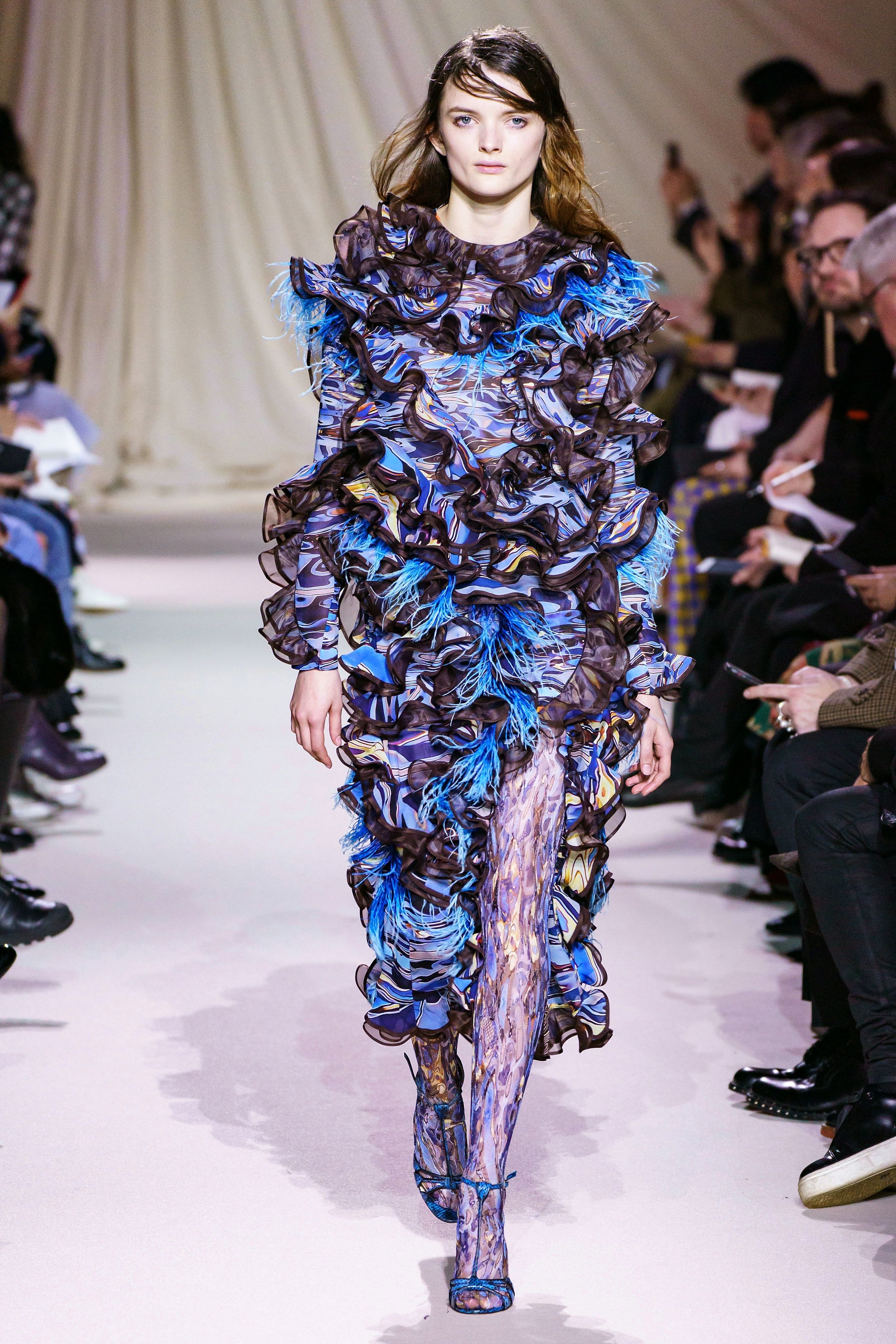 Mengulas Desain Menggoda dari koleksi Fall 2019 dari Mary Katrantzou