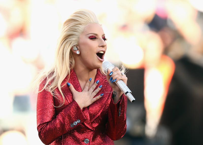 Super Bowl 2016, Warna Bendera Amerika Penyanyi Lady Gaga Di National Anthem