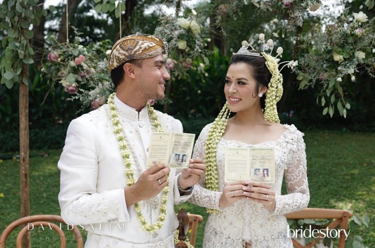 Inilah Momen Bahagia Pernikahan Raisa dan Hamish 