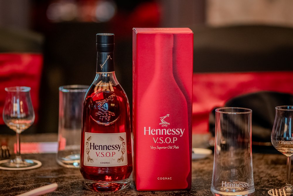 Hennessy Night Blaze: Malam Mewah dengan Botol V.S.O.P Ramah Lingkungan