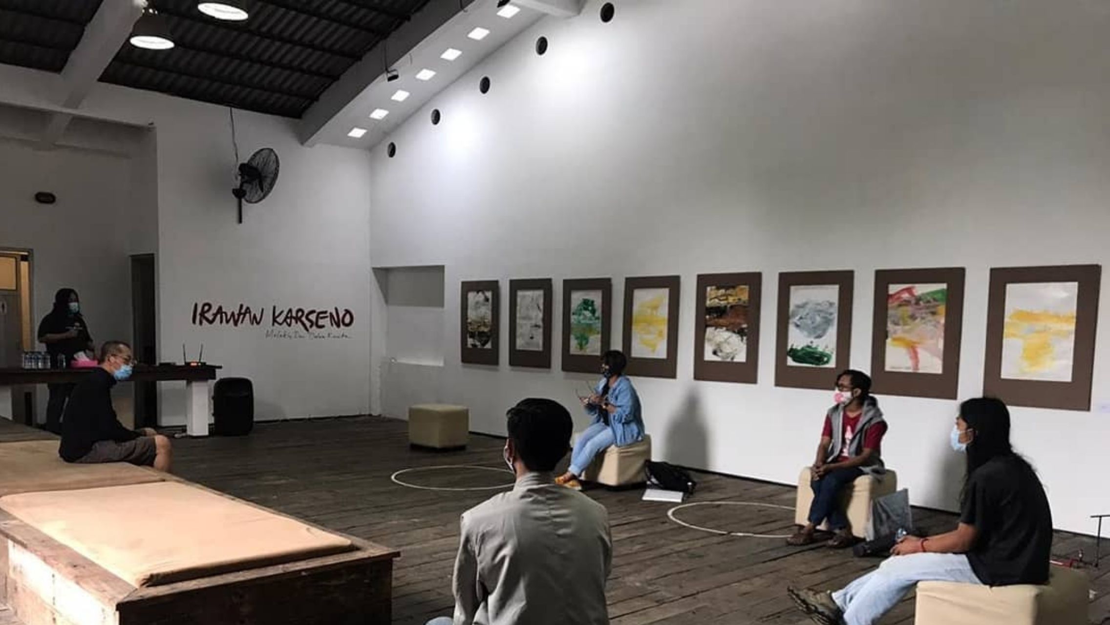 Karya Abstrak Irawan Karseno Pada Pameran Bertajuk Melukis dari dalam Kereta di Galerikertas