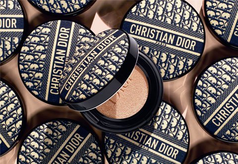 Dior Forever Cushion Tampil Dengan Motif Diormania