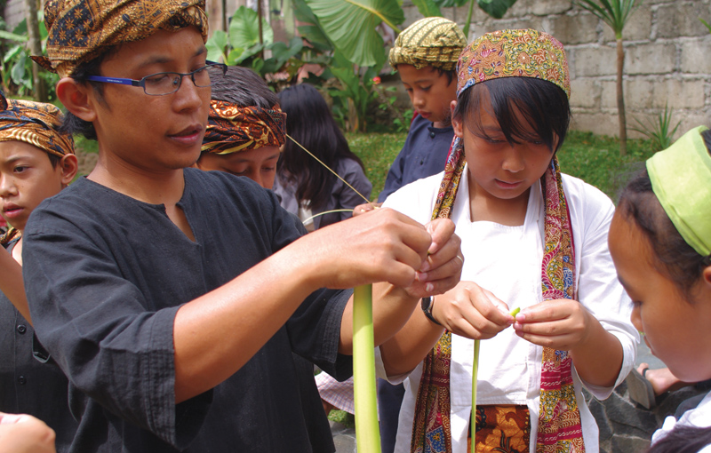 Kisah Mereka yang Melestarikan Permainan Tradisional 