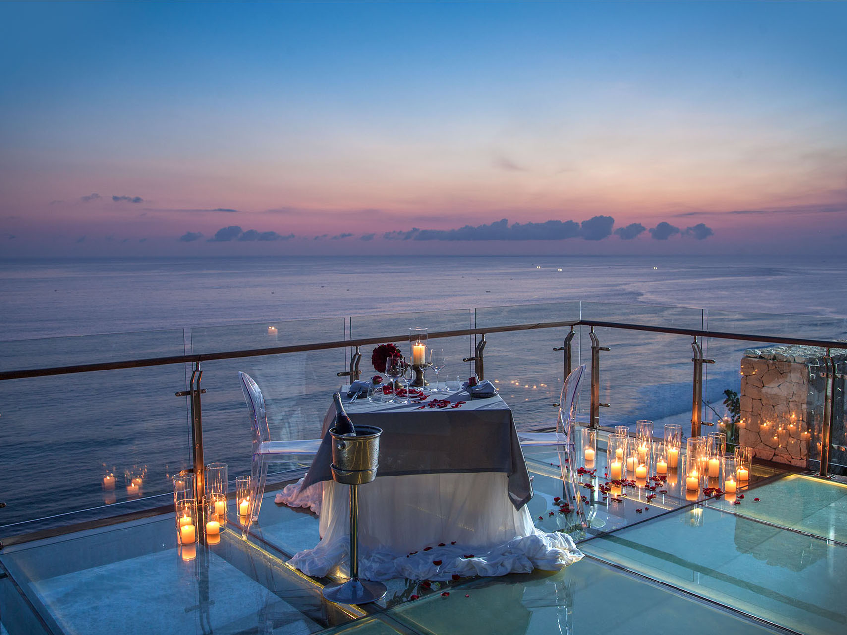 Pengalaman Bersantap Menakjubkan di Tirtha Dining Uluwatu Bali