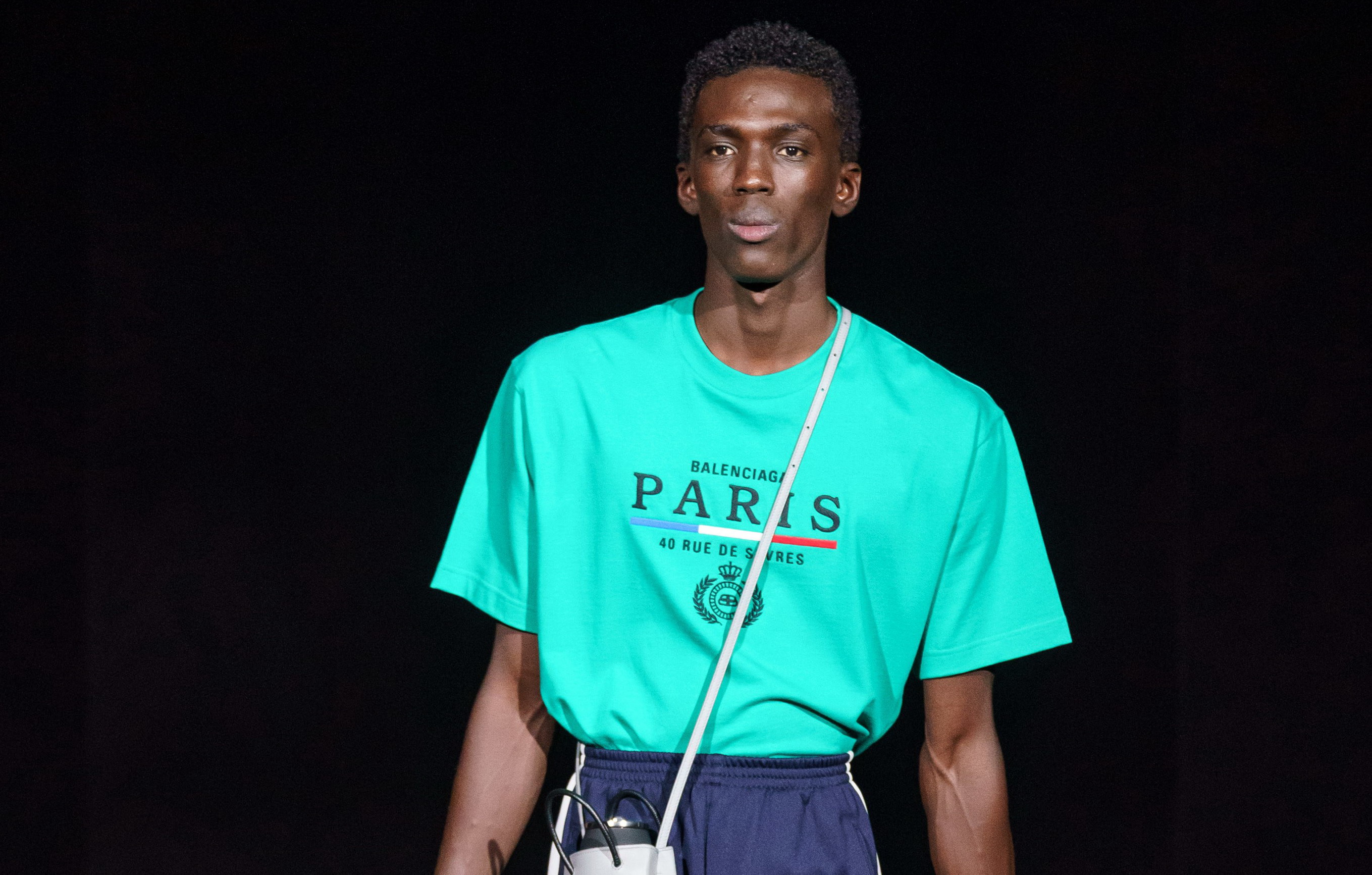 Nuansa Warna Kontras Persembahan Balenciaga Untuk Fall Ready-to-Wear 2019