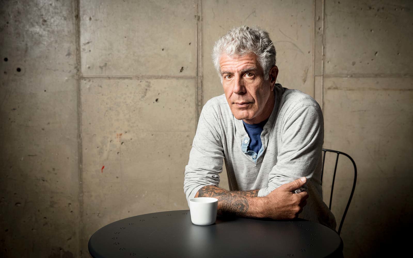 Presenter, Celebrity Chef, dan Penulis Anthony Bourdain Tutup Usia