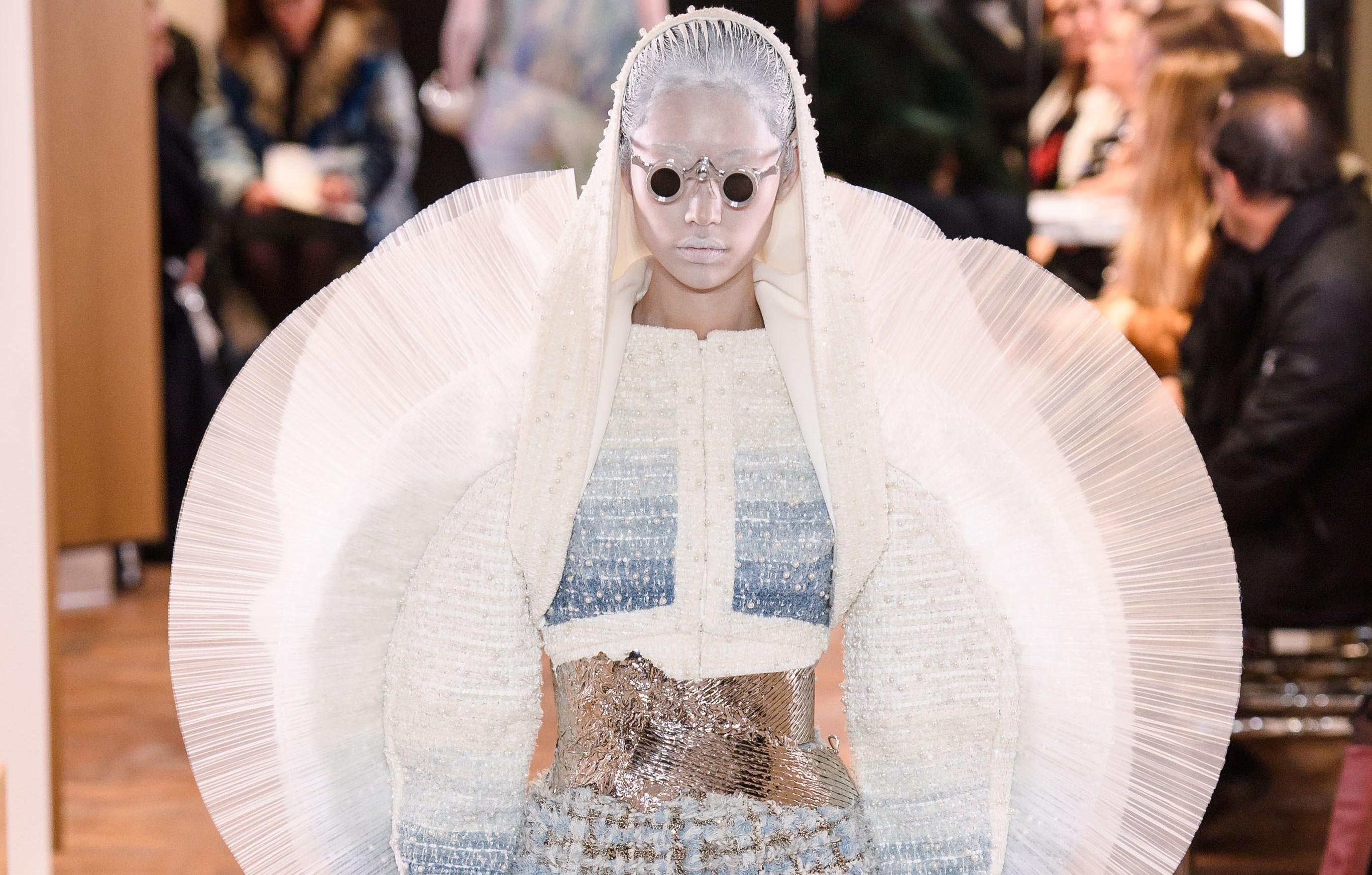 Ritme Dinamis Sekaligus Eksentris Dalam Koleksi Balmain Spring Couture 2019