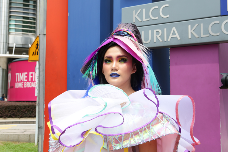 Opening Grandeur Hair Art Show IBE 2019, Marina Adia Indra Tampilkan Kreasi Unicorn Inspiration 