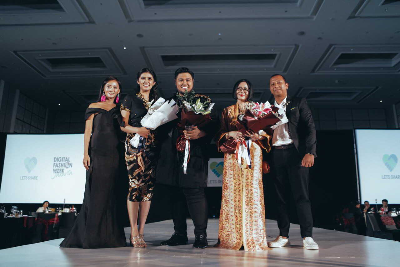 Digital Fashion Week 2018 resmi dibuka Melalui Peragaan Ivan Gunawan dan Poppy Dharsono