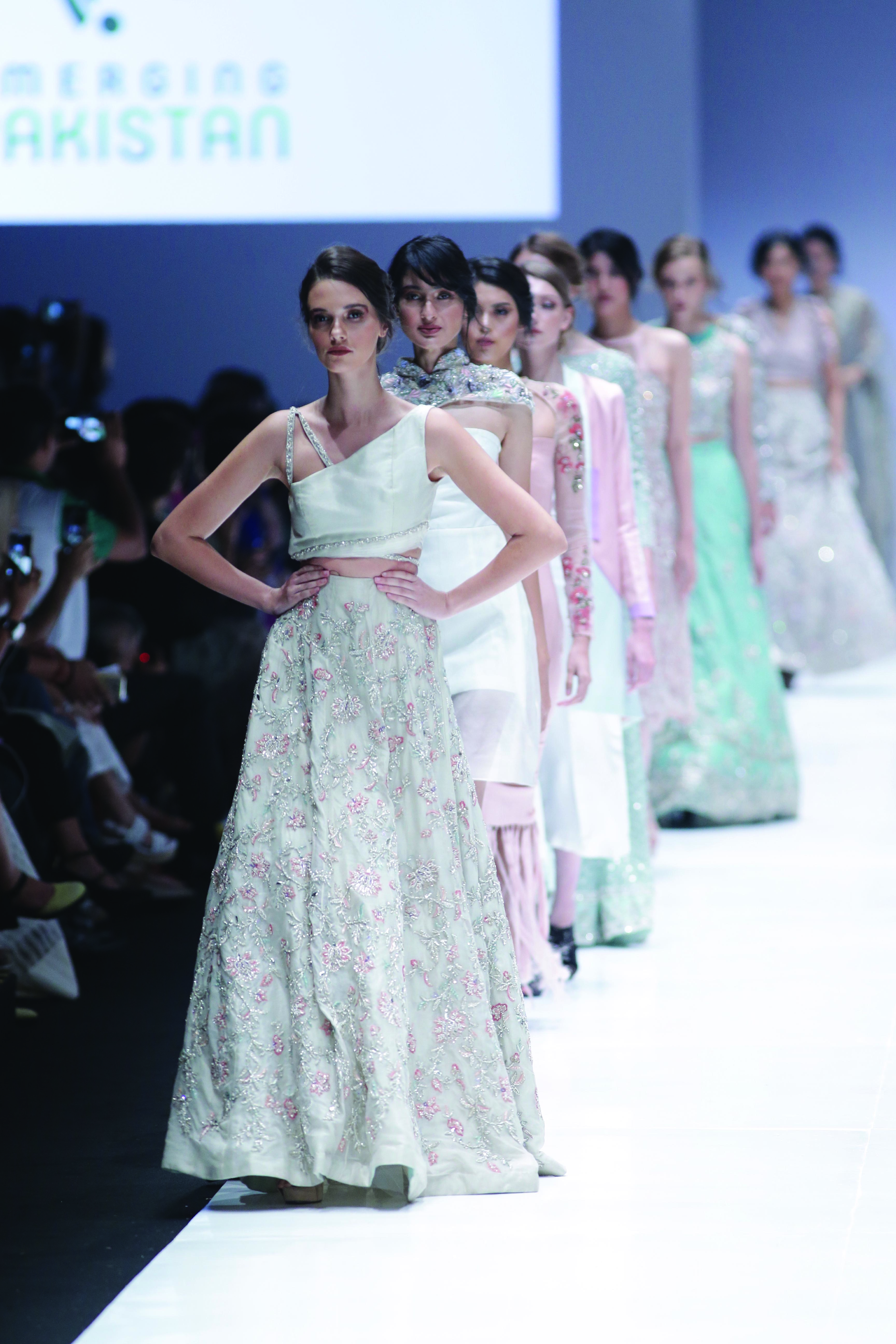 Pancaran Budaya Pakistan dalam Jakarta Fashion Week Melalui Perhelatan Emerging of Pakistan