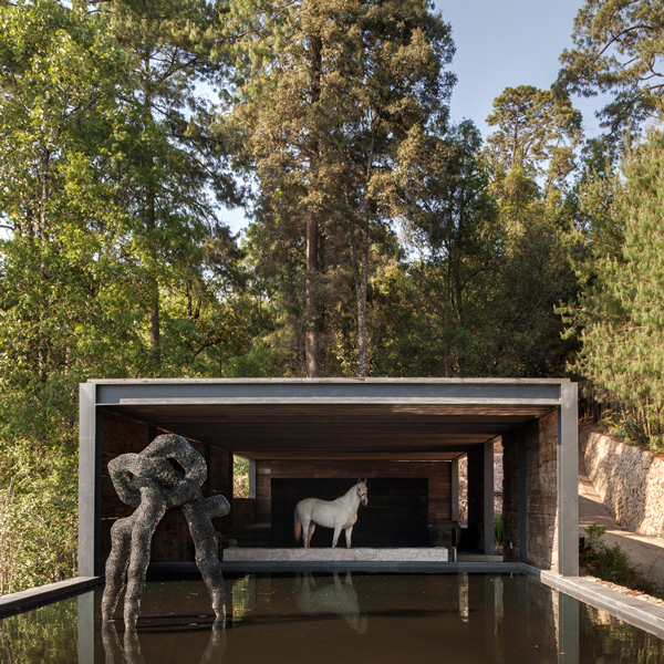 Inspirasi Desain  Rumah dengan Kandang  Kuda  di El Mirador House