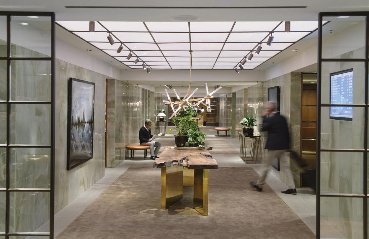 Bersantai di Hong Kong International Airport di The Pier First Class Lounge Cathay Pacific