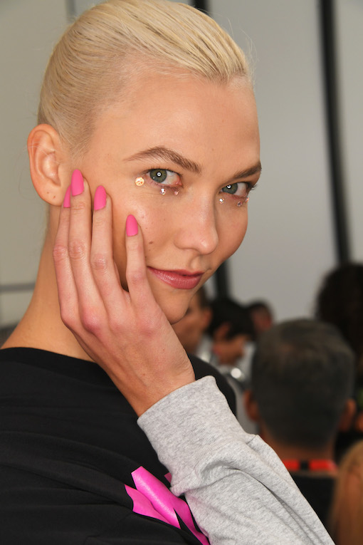 Nail Art Futuristik Persembahan CND di Pagelaran Musim Semi/Panas 2018 Jeremy Scott