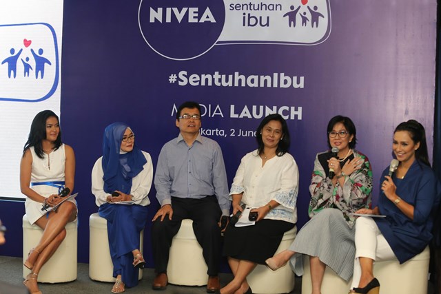 Simak Aksi Kampanye #SentuhanIBu oleh NIVEA