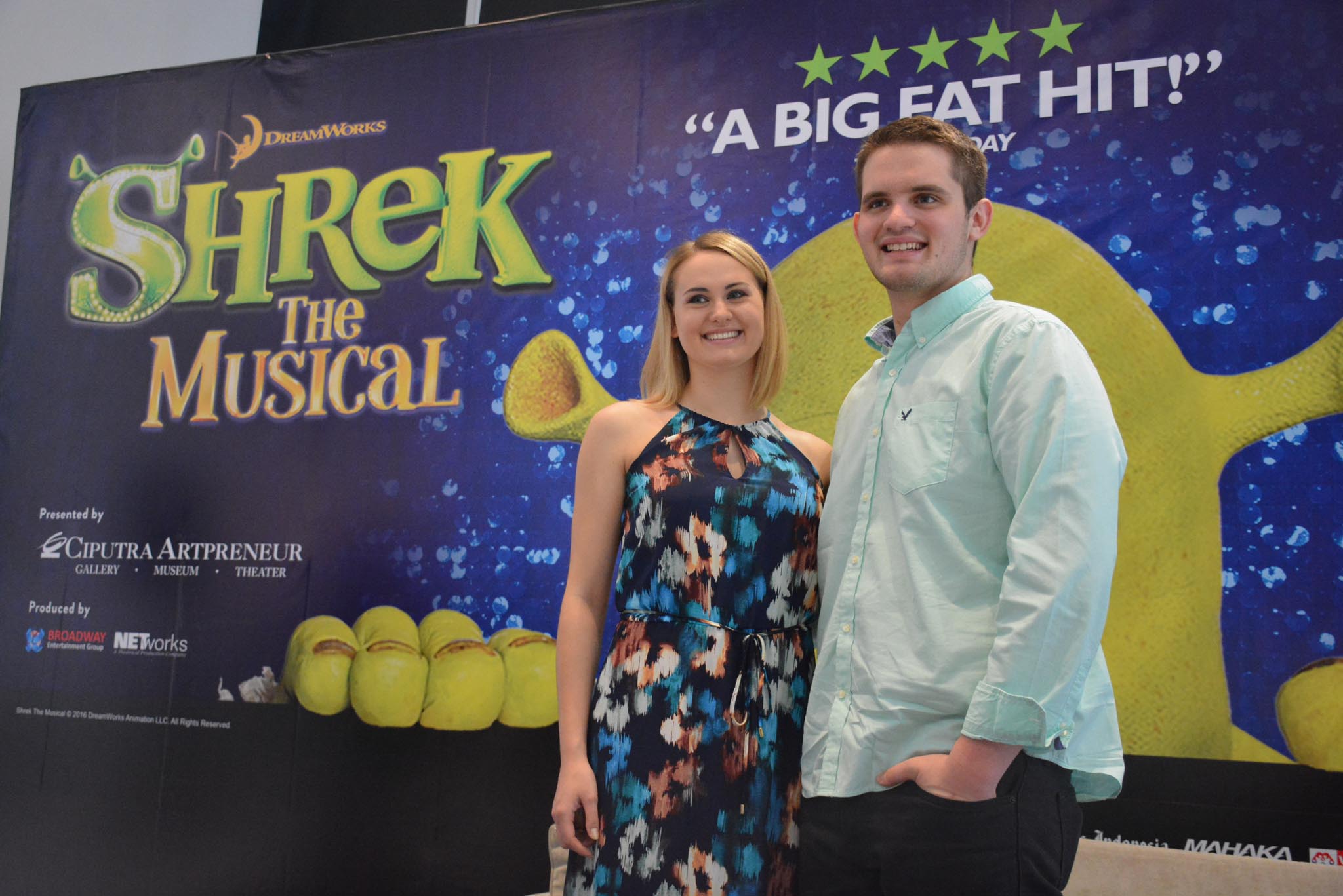 Pemeran Shrek dan Putri Fiona di Shrek The Musical Hadir di Jakarta