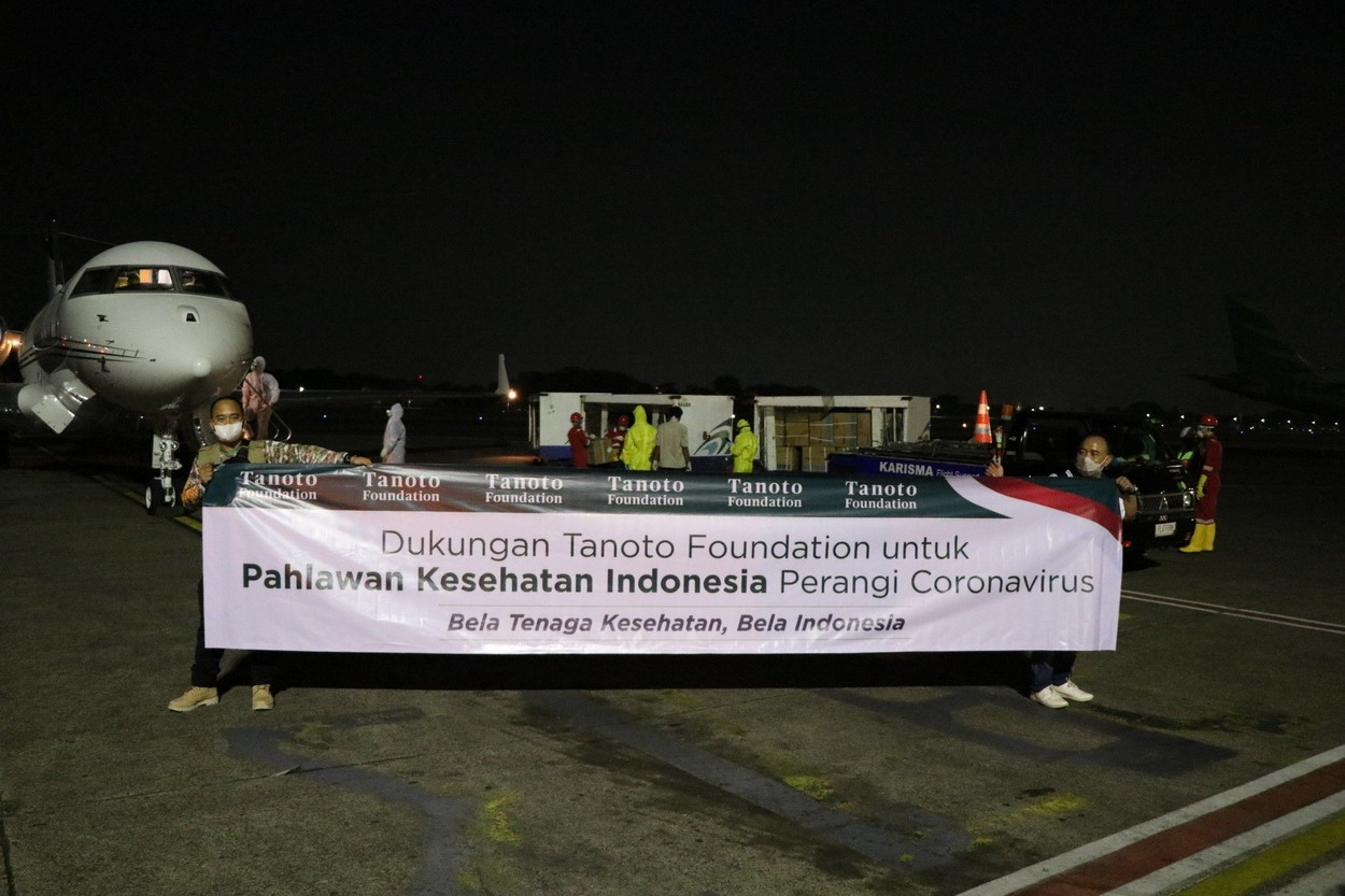 Tanoto Foundation Salurkan 100.000 Baju Pelindung untuk Tenaga Medis Indonesia