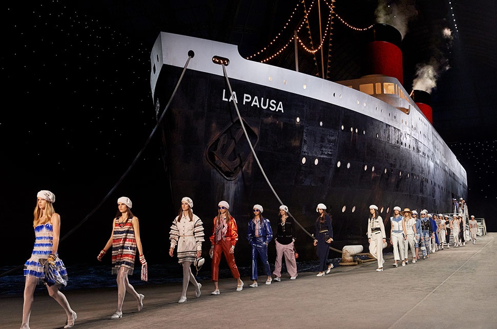 Mari Berlayar Bersama Chanel Cruise Show di Perancis