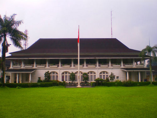 Kantor Pemerintahan Berusia 1 Abad Lebih di Gedung Karesidenan Bogor