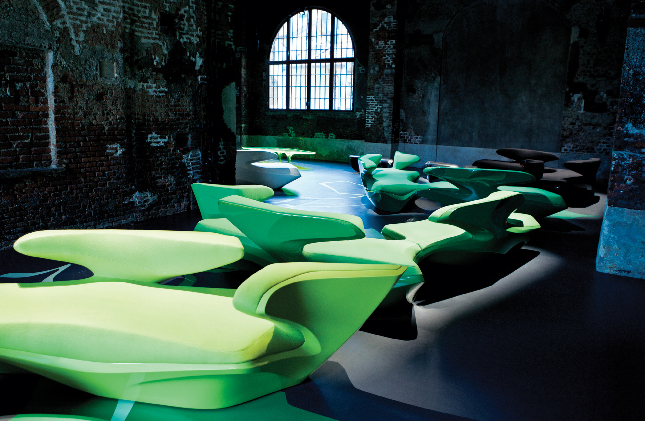 Zaha Hadid: 10 Years On, Ekshibisi Furnitur Karya Arsitek Zaha Hadid di International Design Furniture Fair, Hong Kong