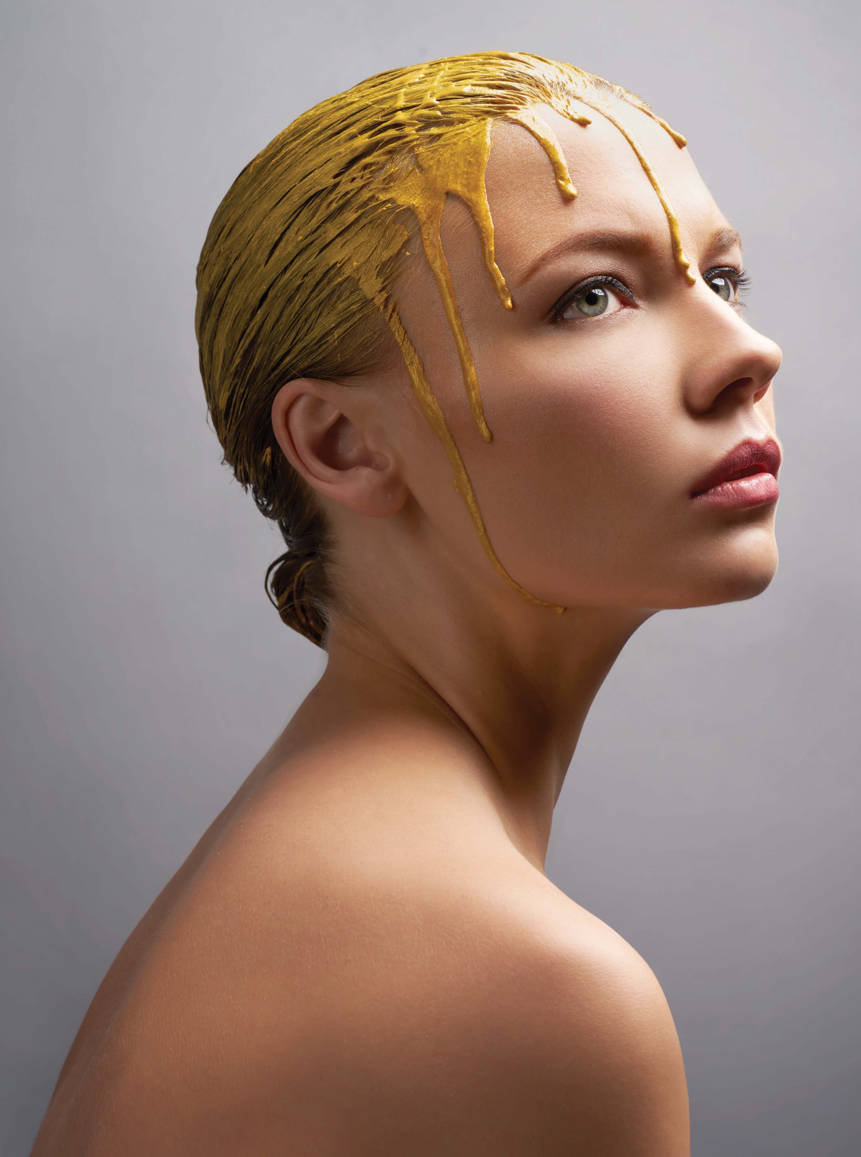 Atasi Rambut Berminyak dengan Masker Rambut Buatan Anda Sendiri