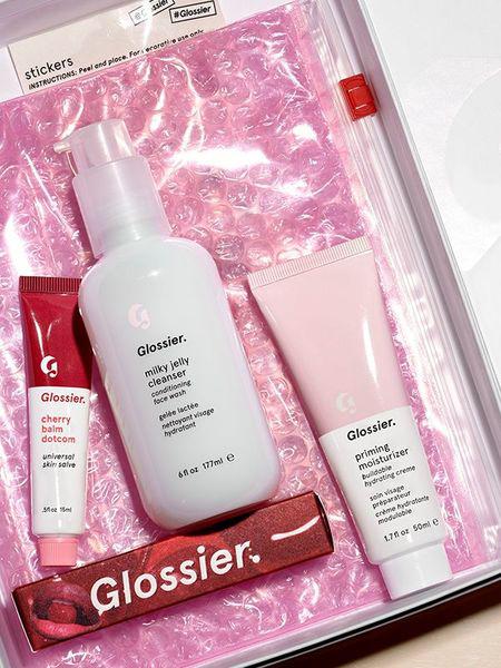 Glossier: Label Kecantikan ala Generasi Millenial