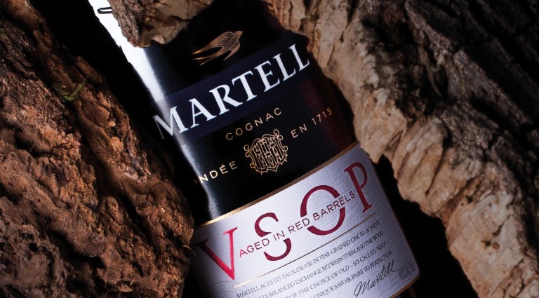 Kreasi Penuh Elegansi dalam Varian Baru Martell Cognac VSOP Aged in Red Barrels