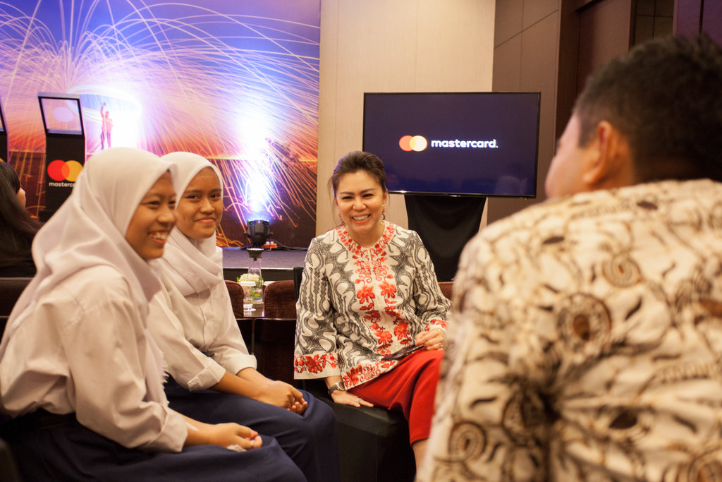 Program Girls4Tech Bekali Anak Perempuan dengan Pendidikan Teknologi 