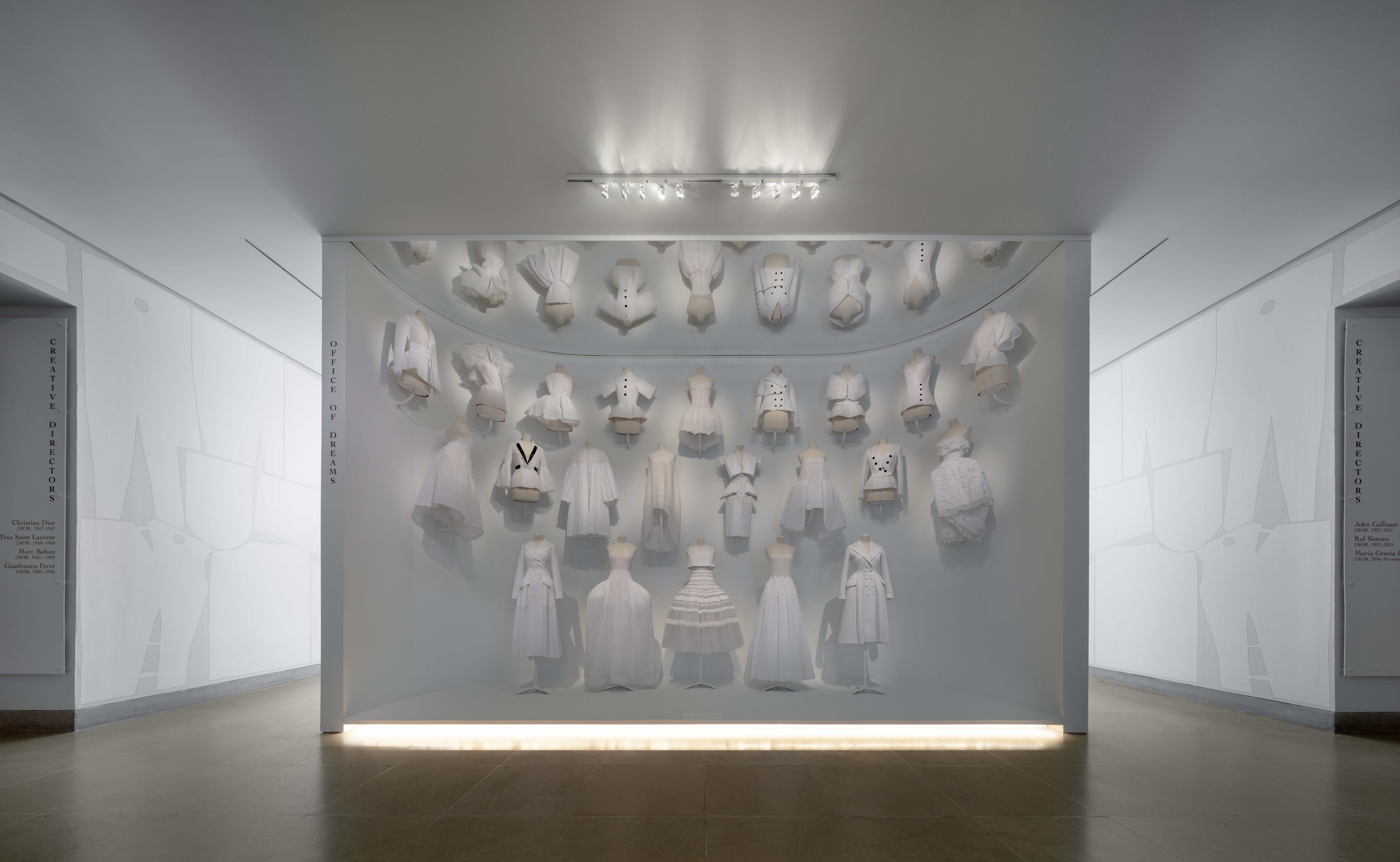 Berbeda dengan pameran di Denver, di Dallas layout pameran dirancang dengan berbeda. (Foto: James Florio untuk DIOR)